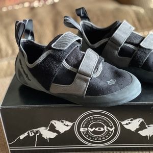 Evolv Defy rock climbing shoes, Mens 9/Womens 10.5, mint condition